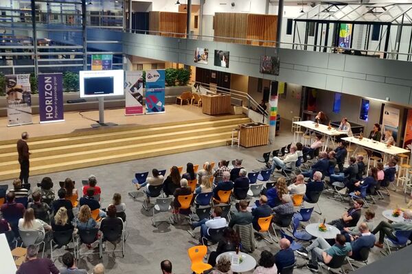 2fd36b83-74d3-402f-b06e-304a27